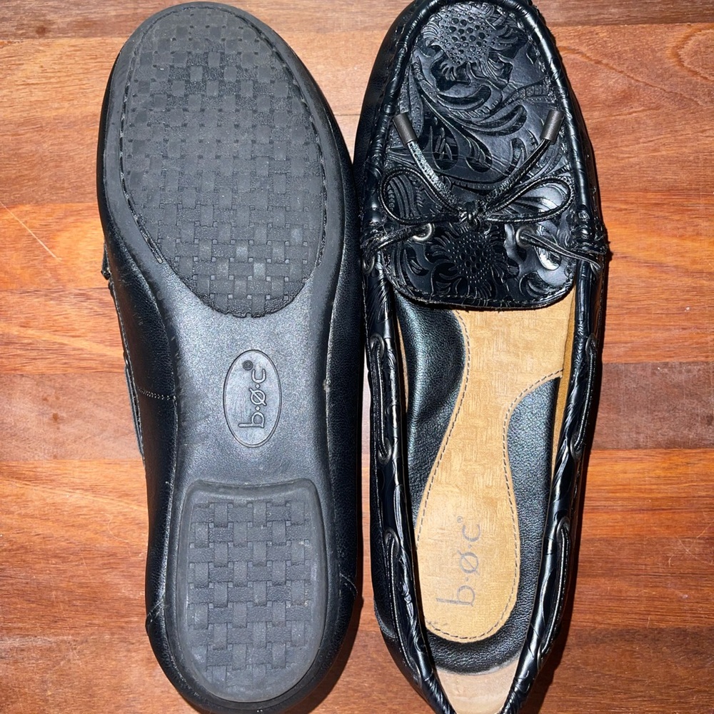 b o c  Carolann Black Loafers: Size 8.5M